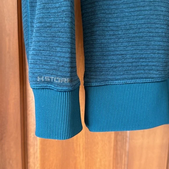 Turquoise Under Armour ColdGear 1/4 zip. Size small - Picture 5 of 6